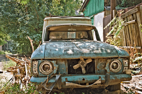 The old broken car